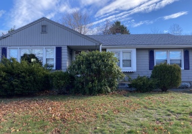 53 Pulaski Street, Peabody, Massachusetts 01960, 3 Bedrooms Bedrooms, 6 Rooms Rooms,1 BathroomBathrooms,Residential,For Sale,Pulaski Street,73061282
