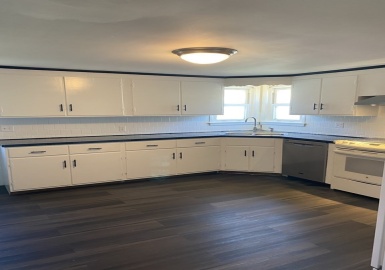 1106 Main Street, Waltham, Massachusetts 02451, 3 Bedrooms Bedrooms, 8 Rooms Rooms,2 BathroomsBathrooms,Residential Lease,For Rent,Main Street,73069068