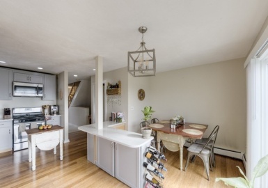 18 Merlin Ct, Worcester, Massachusetts 01602, 2 Bedrooms Bedrooms, 5 Rooms Rooms,1.5 BathroomsBathrooms,Residential,For Sale,Merlin Ct,73064671