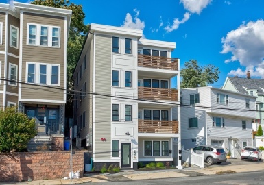 1152 Bennington St, Boston, Massachusetts 02128, 3 Bedrooms Bedrooms, 6 Rooms Rooms,2 BathroomsBathrooms,Residential,For Sale,Bennington St,73043194