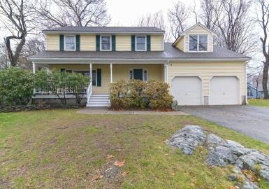 4 Bugli Ln, Wakefield, Massachusetts 01880, 4 Bedrooms Bedrooms, 8 Rooms Rooms,2.5 BathroomsBathrooms,Residential,For Sale,Bugli Ln,73067515