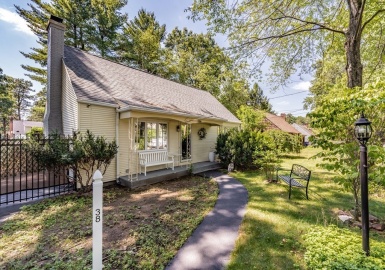 38 Bacon Rd, Springfield, Massachusetts 01119, 4 Bedrooms Bedrooms, 6 Rooms Rooms,2 BathroomsBathrooms,Residential,For Sale,Bacon Rd,73015628