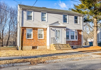 7 Southmere Rd, Boston, Massachusetts 02126, 4 Bedrooms Bedrooms, 8 Rooms Rooms,2 BathroomsBathrooms,Residential Income,For Sale,Southmere Rd,73077109