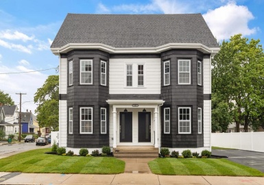 347 Riverside Ave., Medford, Massachusetts 02155, 8 Bedrooms Bedrooms, 14 Rooms Rooms,6 BathroomsBathrooms,Residential Income,For Sale,Riverside Ave.,73067248
