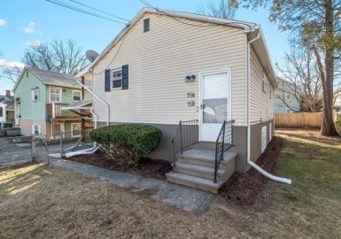 156-158 Santa Barbara St, Springfield, Massachusetts 01104, 5 Bedrooms Bedrooms, 9 Rooms Rooms,2 BathroomsBathrooms,Residential Income,For Sale,Santa Barbara St,73075201