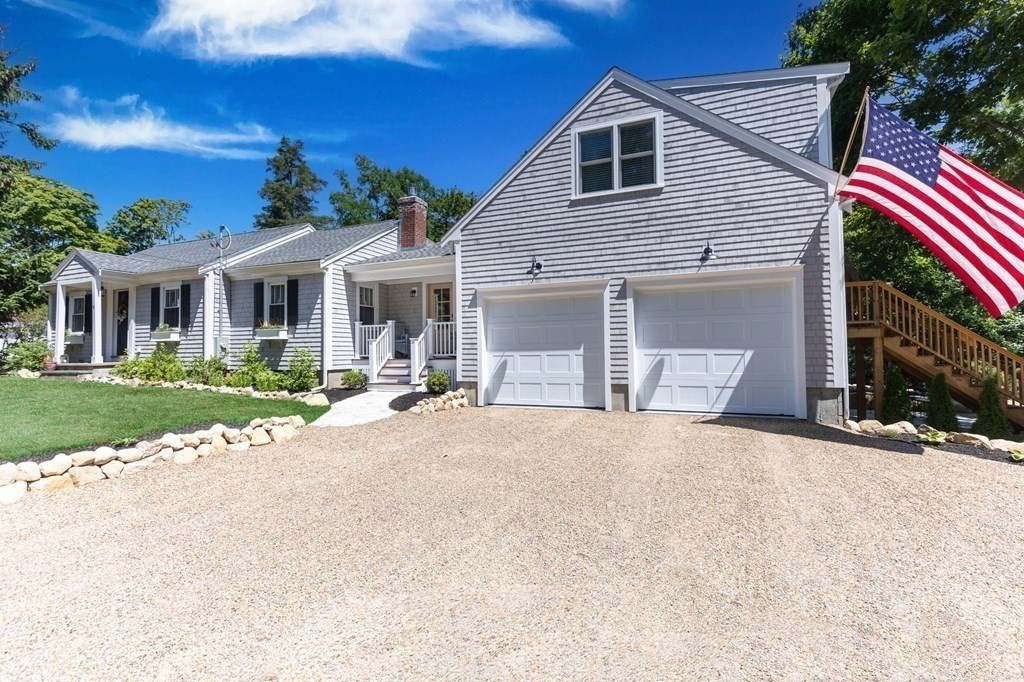 16 Winslow Rd, Falmouth, Massachusetts 02556