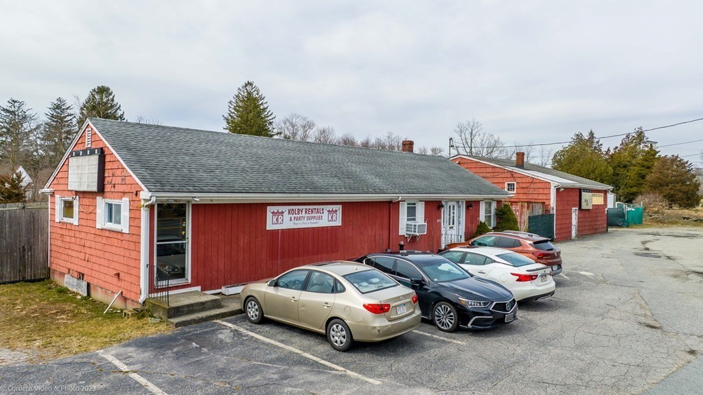 2452 Gar Hwy, Swansea, Massachusetts 02777