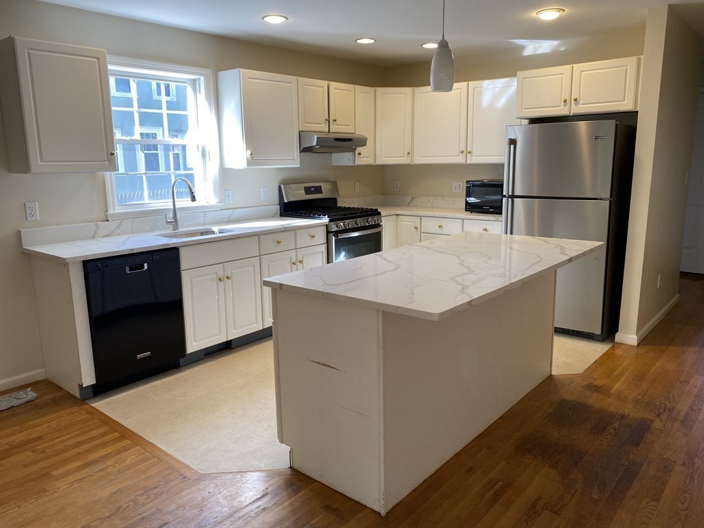 52 Kenneth Street, Newton, Massachusetts 02461