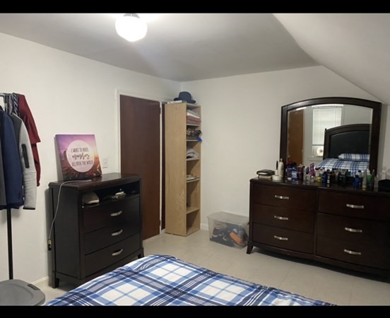 136 Tecumseh St, Fall River, Massachusetts 02721