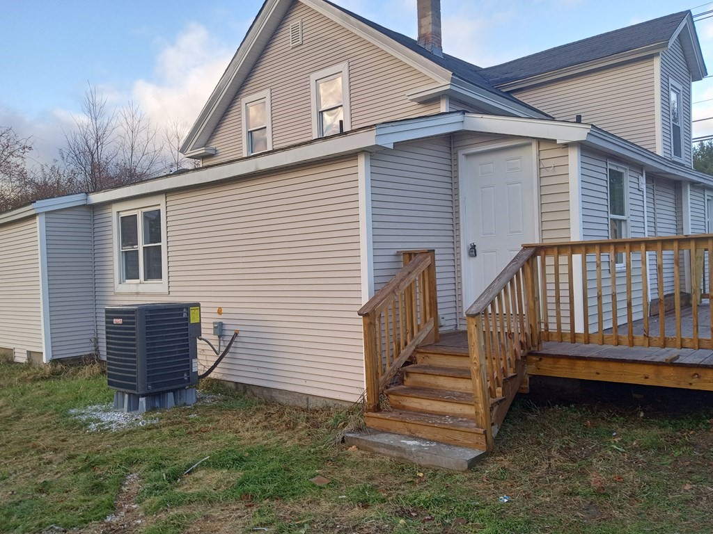 414 E River St, Orange, Massachusetts 01364