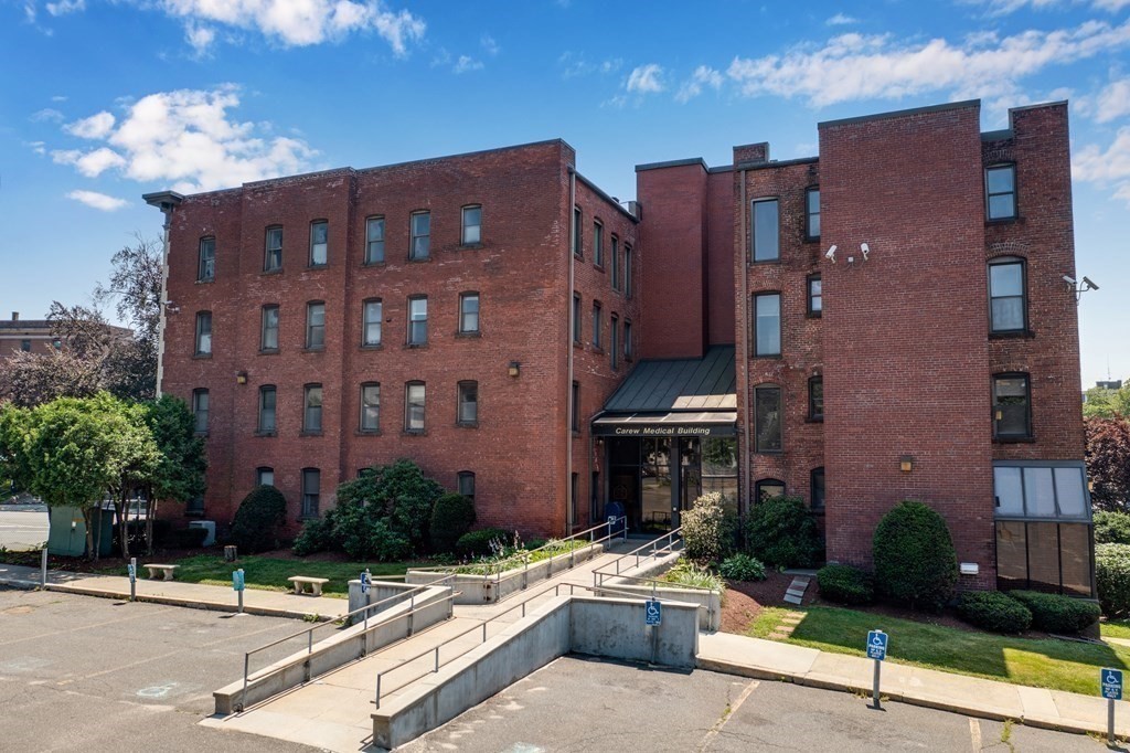 222 Carew St, Springfield, Massachusetts 01104