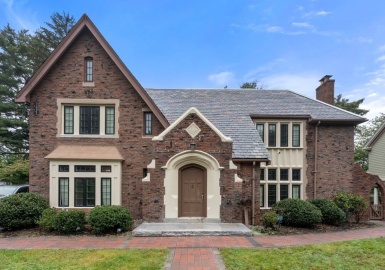 17 Chestnut Hill Ter, Newton, Massachusetts 02467, 5 Bedrooms Bedrooms, 10 Rooms Rooms,5.5 BathroomsBathrooms,Residential Lease,For Rent,Chestnut Hill Ter,73158846