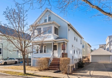 47-49 Melrose Street, Arlington, Massachusetts 02474, 5 Bedrooms Bedrooms, 12 Rooms Rooms,2 BathroomsBathrooms,Residential Income,For Sale,Melrose Street,73079657