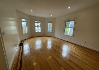 11 Peters St, Cambridge, Massachusetts 02139, 2 Bedrooms Bedrooms, 5 Rooms Rooms,2 BathroomsBathrooms,Residential Lease,For Rent,Peters St,73048943