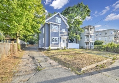 383 Crescent Str, Brockton, Massachusetts 02301, 2 Bedrooms Bedrooms, 5 Rooms Rooms,1 BathroomBathrooms,Residential Lease,For Rent,Crescent Str,73066457