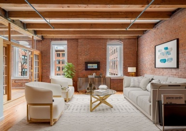 33 Sleeper Street, Boston, Massachusetts 02210, 2 Bedrooms Bedrooms, 4 Rooms Rooms,1 BathroomBathrooms,Residential Lease,For Rent,Sleeper Street,73051727