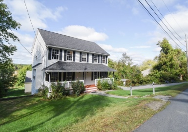 25 Elmore St, Methuen, Massachusetts 01844, 4 Bedrooms Bedrooms, 7 Rooms Rooms,2.5 BathroomsBathrooms,Residential Lease,For Rent,Elmore St,73050187