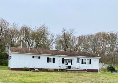 66 Allen St, Acushnet, Massachusetts 02743, 2 Bedrooms Bedrooms, 5 Rooms Rooms,1 BathroomBathrooms,Residential,For Sale,Allen St,72982367