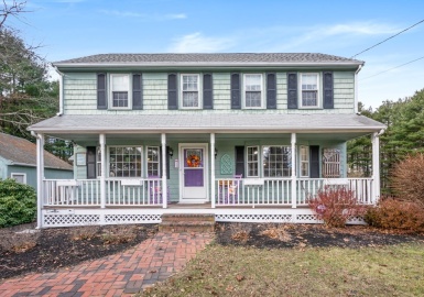 25 Georgia Dr, Walpole, Massachusetts 02081, 5 Bedrooms Bedrooms, 11 Rooms Rooms,2.5 BathroomsBathrooms,Residential,For Sale,Georgia Dr,73062143