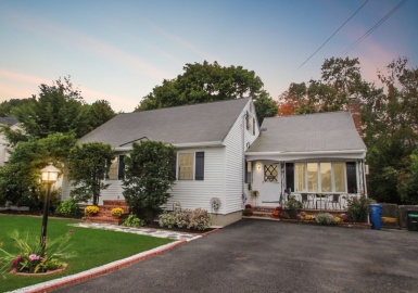 14 Crestshire Dr, Lawrence, Massachusetts 01843, 3 Bedrooms Bedrooms, 8 Rooms Rooms,2 BathroomsBathrooms,Residential,For Sale,Crestshire Dr,73044139