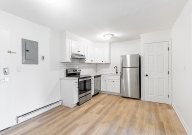 31 Vine St, Weymouth, Massachusetts 02188, 1 Bedroom Bedrooms, 4 Rooms Rooms,1 BathroomBathrooms,Residential Lease,For Rent,Vine St,73054003