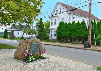 272-274 Mount Pleasant St, New Bedford, Massachusetts 02746, 3 Bedrooms Bedrooms, 7 Rooms Rooms,1 BathroomBathrooms,Residential Lease,For Rent,Mount Pleasant St,73064398