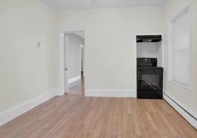 44 Hodges, Taunton, Massachusetts 02780, 3 Bedrooms Bedrooms, 5 Rooms Rooms,1 BathroomBathrooms,Residential Lease,For Rent,Hodges,73066156