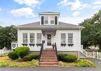 26 Sewall St, Revere, Massachusetts 02151, 4 Bedrooms Bedrooms, 12 Rooms Rooms,2 BathroomsBathrooms,Residential Income,For Sale,Sewall St,73072496