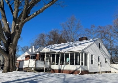 82 Massachusetts Ave, Longmeadow, Massachusetts 01106, 2 Bedrooms Bedrooms, 5 Rooms Rooms,1 BathroomBathrooms,Residential,For Sale,Massachusetts Ave,73064518