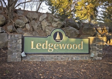 7 Ledgewood Way, Peabody, Massachusetts 01960, 2 Bedrooms Bedrooms, 5 Rooms Rooms,2 BathroomsBathrooms,Residential,For Sale,Ledgewood,Ledgewood Way,73069698