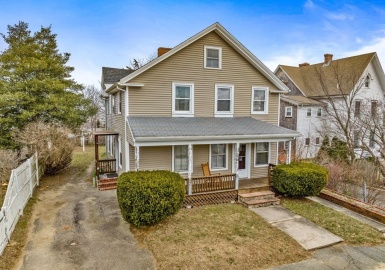1 N Walnut St, Plymouth, Massachusetts 02360, 6 Bedrooms Bedrooms, 13 Rooms Rooms,2 BathroomsBathrooms,Residential Income,For Sale,N Walnut St,73067441