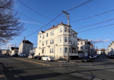 1 Stapleton St, New Bedford, Massachusetts 02744, 14 Bedrooms Bedrooms, 21 Rooms Rooms,3 BathroomsBathrooms,Residential Income,For Sale,Stapleton St,73066133