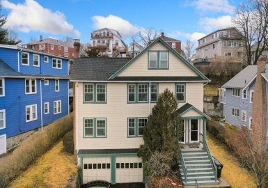 52-54 Edgecliff Rd, Watertown, Massachusetts 02472, 6 Bedrooms Bedrooms, 14 Rooms Rooms,2 BathroomsBathrooms,Residential Income,For Sale,Edgecliff Rd,73081400