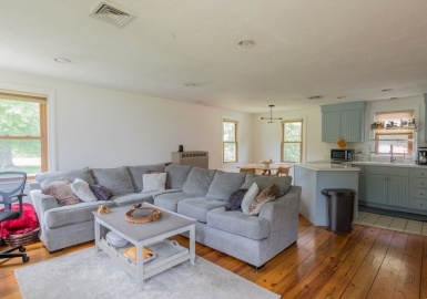 12 State Rd, Plymouth, Massachusetts 02360, 1 Bedroom Bedrooms, 3 Rooms Rooms,1 BathroomBathrooms,Residential Lease,For Rent,State Rd,73057537