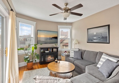 372 Adams St, Boston, Massachusetts 02122, 2 Bedrooms Bedrooms, 4 Rooms Rooms,1 BathroomBathrooms,Residential Lease,For Rent,Adams St,73067987