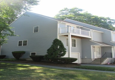 140 N Main St, Attleboro, Massachusetts 02703, 2 Bedrooms Bedrooms, 4 Rooms Rooms,1.5 BathroomsBathrooms,Residential,For Sale,Twin Beech,N Main St,73041768