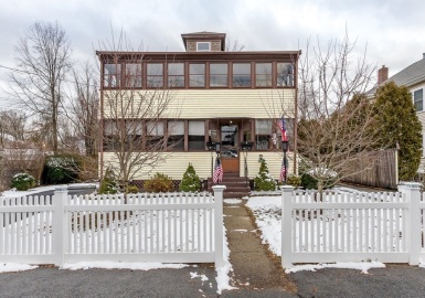 29 Rockland, Canton, Massachusetts 02021, 4 Bedrooms Bedrooms, 10 Rooms Rooms,2 BathroomsBathrooms,Residential Income,For Sale,Rockland,73073375