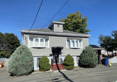 136 Conant St, Revere, Massachusetts 02151, 4 Bedrooms Bedrooms, 8 Rooms Rooms,2 BathroomsBathrooms,Residential Income,For Sale,Conant St,73038469