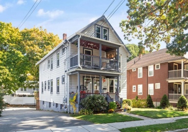 17-19 Linwood Ave, Melrose, Massachusetts 02176, 6 Bedrooms Bedrooms, 12 Rooms Rooms,2 BathroomsBathrooms,Residential Income,For Sale,Linwood Ave,73048149