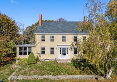 6 Causeway Street, Gloucester, Massachusetts 01930, 5 Bedrooms Bedrooms, 13 Rooms Rooms,3 BathroomsBathrooms,Residential Income,For Sale,Causeway Street,73054641