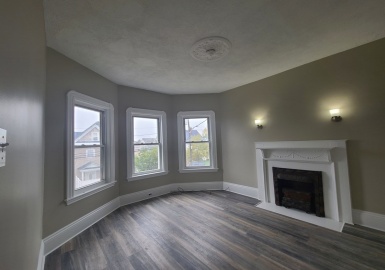 92 Summer St, Everett, Massachusetts 02149, 3 Bedrooms Bedrooms, 5 Rooms Rooms,1 BathroomBathrooms,Residential Lease,For Rent,Summer St,73058295