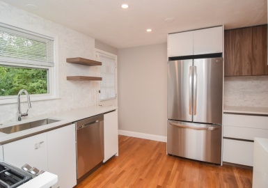4-14 Rodgers Ave, Dedham, Massachusetts 02026, 2 Bedrooms Bedrooms, 4 Rooms Rooms,1.5 BathroomsBathrooms,Residential Lease,For Rent,Rodgers Ave,73065898