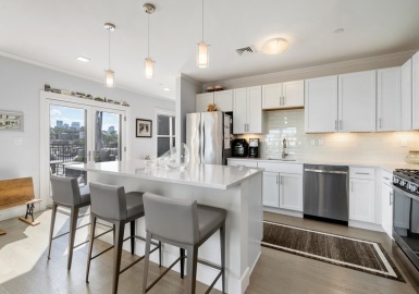 320 Maverick Street, Boston, Massachusetts 02128, 2 Bedrooms Bedrooms, 5 Rooms Rooms,2 BathroomsBathrooms,Residential,For Sale,Maverick Street,73037780