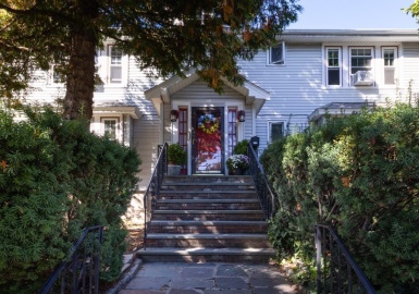 286 School St, Watertown, Massachusetts 02472, 4 Bedrooms Bedrooms, 12 Rooms Rooms,2 BathroomsBathrooms,Residential Income,For Sale,School St,73047152