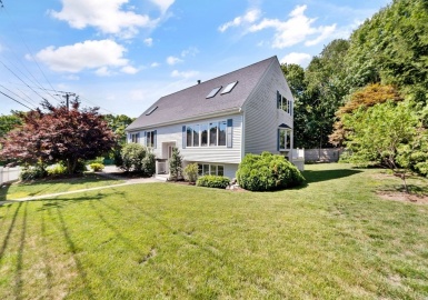 200 Robbins, Milton, Massachusetts 02186, 4 Bedrooms Bedrooms, 8 Rooms Rooms,3 BathroomsBathrooms,Residential Lease,For Rent,Robbins,73046146