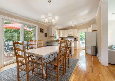 10 Railroad Avenue, Rockport, Massachusetts 01966, 3 Bedrooms Bedrooms, 6 Rooms Rooms,2 BathroomsBathrooms,Residential Lease,For Rent,Railroad Avenue,73041313