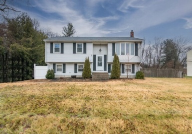 22 Kathy Ter, Agawam, Massachusetts 01030, 3 Bedrooms Bedrooms, 6 Rooms Rooms,1.5 BathroomsBathrooms,Residential,For Sale,Kathy Ter,73069002