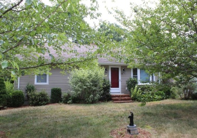 46 Quaker Ln, Rochester, Massachusetts 02770, 3 Bedrooms Bedrooms, 5 Rooms Rooms,2 BathroomsBathrooms,Residential,For Sale,Quaker Ln,73020294