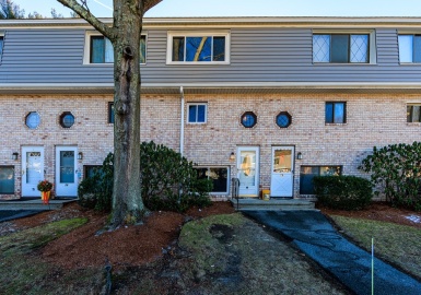 77 Farrwood Dr, Haverhill, Massachusetts 01835, 2 Bedrooms Bedrooms, 5 Rooms Rooms,1.5 BathroomsBathrooms,Residential,For Sale,Farrwood Dr,73069342