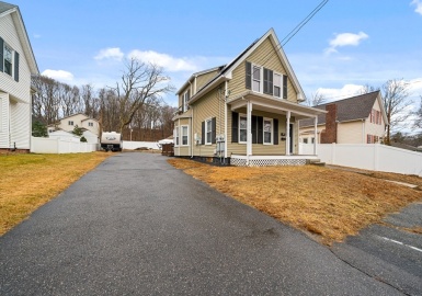78 Alvarado Ave, Worcester, Massachusetts 01604, 6 Bedrooms Bedrooms, 10 Rooms Rooms,2 BathroomsBathrooms,Residential Income,For Sale,Alvarado Ave,73080069